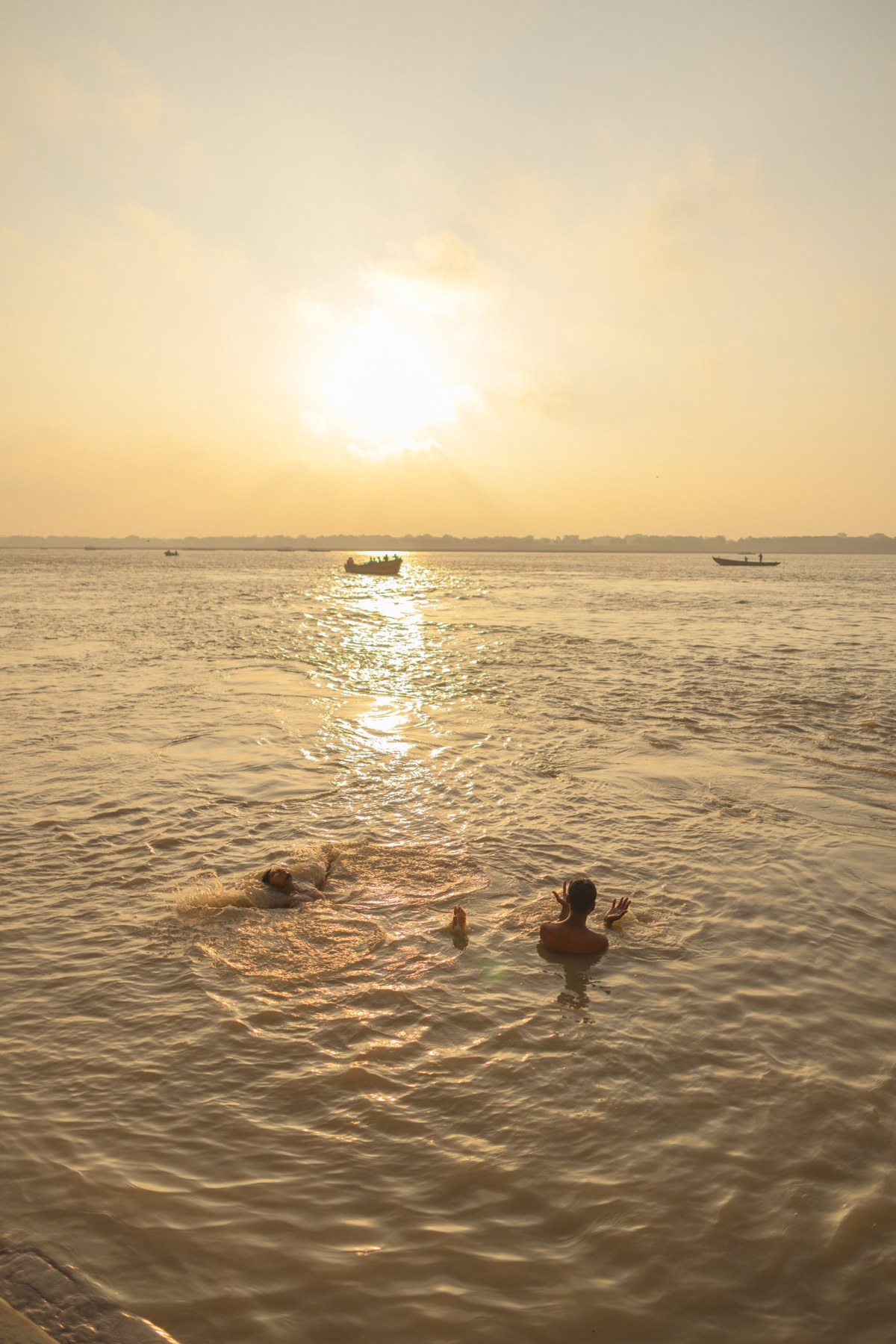 Sunrise snān in the Ganga