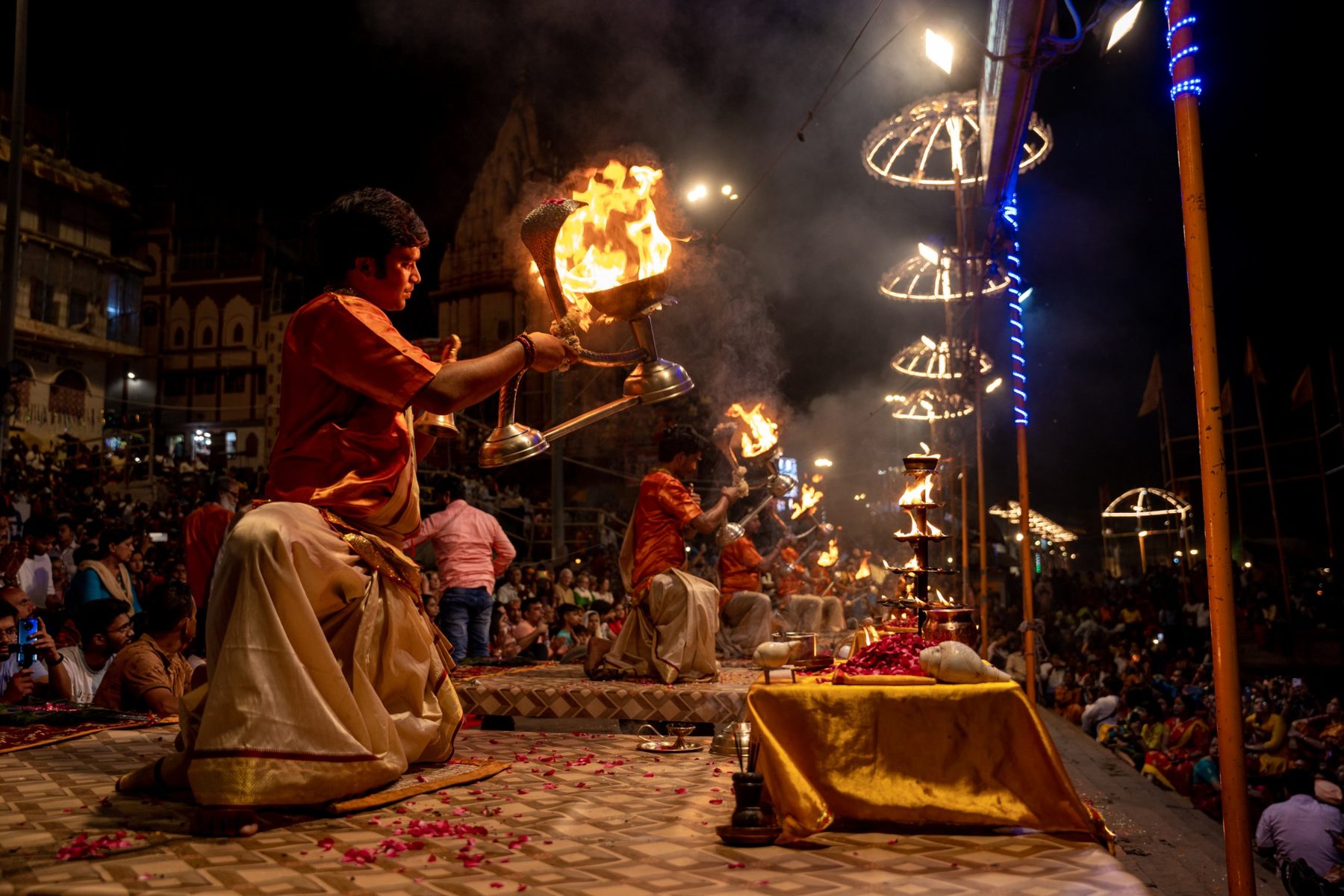 The Gaṅgā Āratī in Kashi